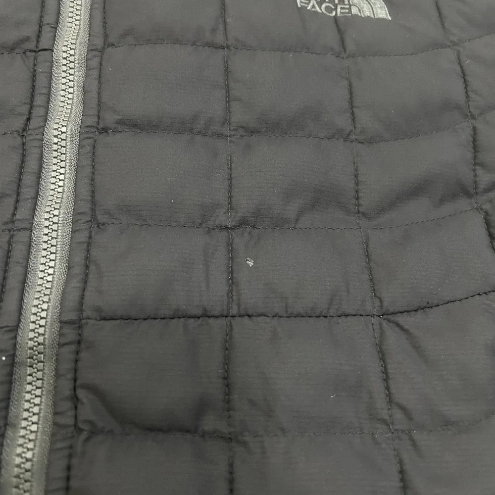 The North Face Jacket Mens Large Black Quilted Lightweight Thermoball Full Zip